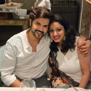 Nisha Krishnan Instagram - 10 years ago this day, when i went down on my knees to ask you the most important question of my Life, and you said 'I Do too' 😍❤️

#December20
#ProposalAnniversary
#10Years
#10thProposalAnniversary
#fromNowTilForever
#lifeisbeautiful
#lovelifelaughter