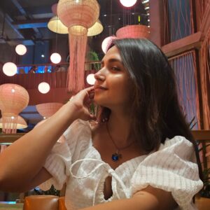 Nisha Ravikrishnan Instagram - ನಿನದೆ ಸೆಳೆತ... !! 🕊

Pc : @anvithasagar ನನ್ನ ಸಖಿ🦋🧿

#nimmanisharkn 
🤍🖤