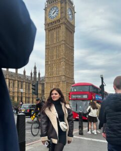 Actress Nishi Saxena HD Photos and Wallpapers January 2025