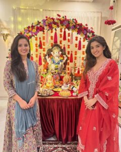 Nishi Saxena Most Liked Photos and Posts