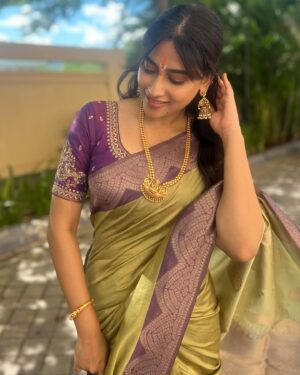 Nishvika Naidu Instagram - Caption kodi please ?