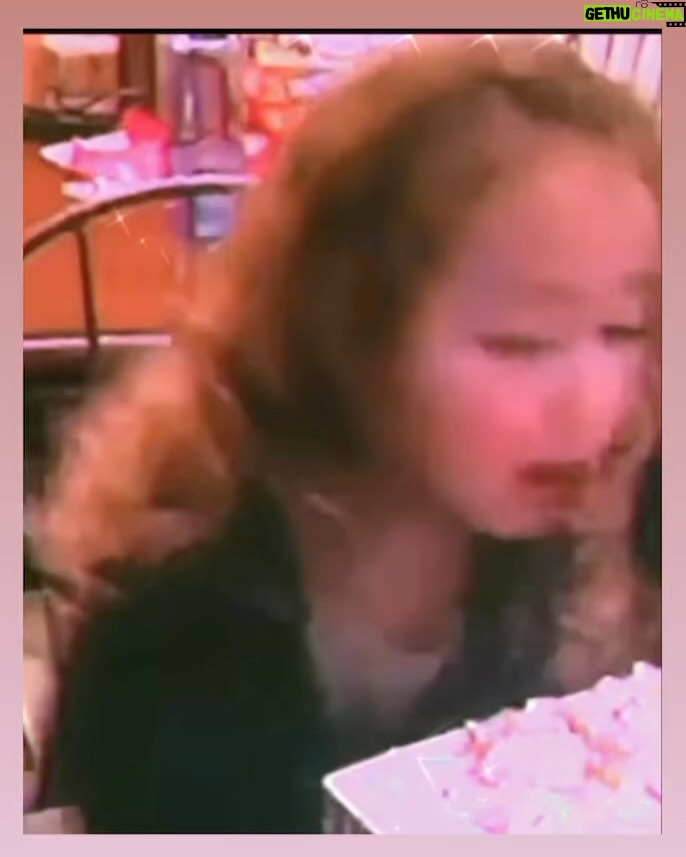 Noah Cyrus - 175.4K Likes - wish i could grow up with all of you one more time.
25 …
my thoughts and prayers go to all effected by the fires here in los angeles