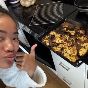 Nona Sobo Instagram - La lampara se ve rara
