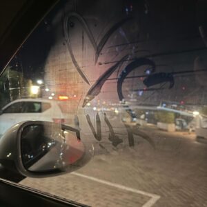 Nona Sobo Instagram - La lampara se ve rara