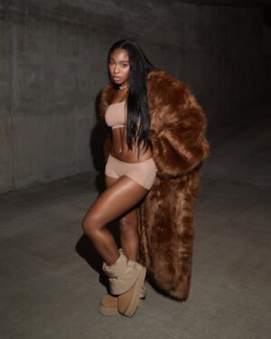 Normani Instagram - the best season 🤎🐻🤎 #UGGSEASON @UGG #UGGPARTNER