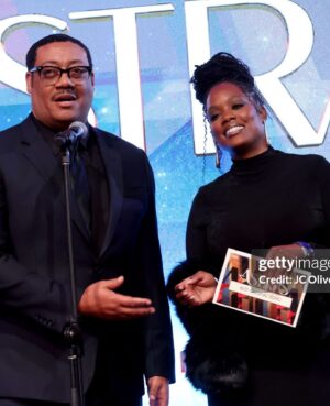 Novi Brown Instagram - Working my way to hosting a main stage one presenting opportunity at a time. 🖤🙂‍↔️ A heart-filled thank you Lana & the Hollywood Creative Agency for asking me to present at last nights 8th annual Astra Awards. & thank you @cedricyarbrough for the fun writing, allowing me to showcase my top tier signing voice and the helpful arm on stage! 🙏🏾 @hollywoodcreativealliance 
••••••
📸 @mazismazi 
💄 @hotlikefirre 
💇🏾‍♀️ @creativexhands