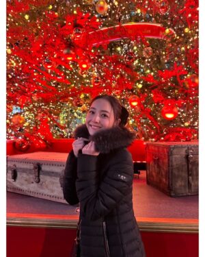 Nozomi Sasaki Instagram - .
お仕事終わりに📸
イルミネーション綺麗だったな🎄
今日はとても寒かったのでTATRASのダウン着て良かった🥹

@tatras_official
#TATRAS #TATRAS24AW
#タトラス #PR