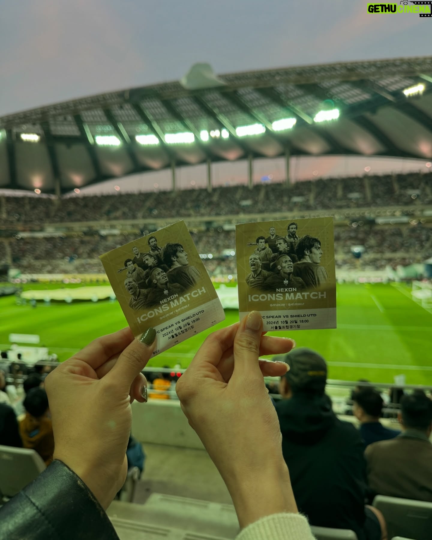 Oh Ha-young - 42.2K Likes - 내가 지금 보고 있는 게 게임이 아니라 현실이 맞는지...⚽️
레전드들의 경기 볼 수 있음에 감동받고 또 감사했습니다❤️
#넥슨아이콘매치