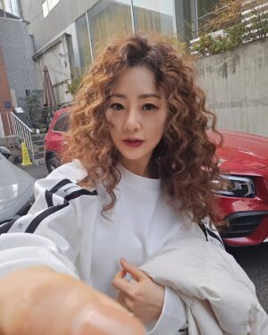Oh Na-ra Instagram - 뽀글머리 하니까
떠오르는 그 때
#나의아저씨 #정희