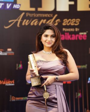 Orchita Sporshia Instagram - Best Actor Critics (female) for Lal Mangsher Jhol
Thank you ETV CJFB-Cultural Journalists Forum of Bangladesh 
Attire by @sanayacouture
