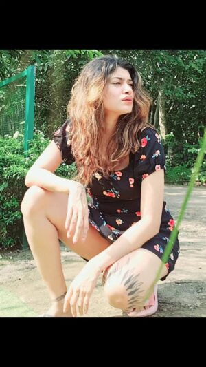 Oviya Instagram - 