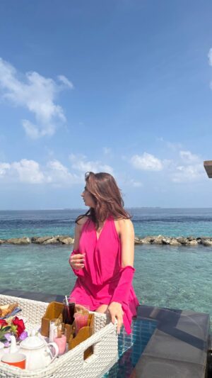 Palak Tiwari Instagram - A vacation girl 🥰🥰🥰

@travelwithjourneylabel
@furaverimaldives 

#Furaveri #FuraveriMaldives #JourneyLabel #TravelWithJourneyLabel #ThinkHolidayThinkJourneyLabel #ManyMemories