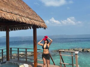 Palak Tiwari Instagram - My Maldivian paradise 🦋💙

@travelwithjourneylabel
@furaverimaldives 

#Furaveri #FuraveriMaldives #JourneyLabel #TravelWithJourneyLabel #ThinkHolidayThinkJourneyLabel #ManyMemories