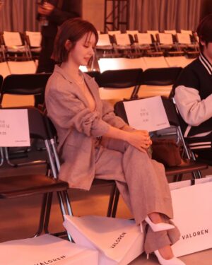 Park Cho-a Instagram - #25ss#valoren