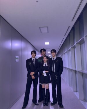 Park Ji-hu Instagram - #사계의봄 🌸🩷
그리고 깨알 수혁 🥹