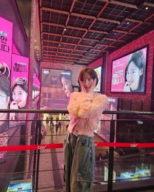 Park Ji-hyun Instagram - 💗동화지만 청불입니다💗
게릴라 무대인사
개봉 첫 날부터 극장에 찾아주셔서 감사합니다
주말 무대인사에서 또 만나요 🙏🏻