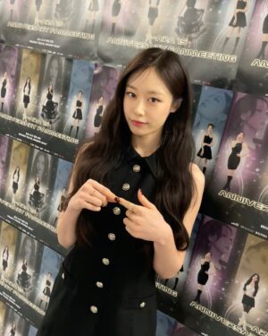 Park Ji-yeon Instagram - 15th Anniversary Fan Meeting👑🫶
The memories from yesterday’s fan meeting will stay with me for a long time. I’ll forever cherish the glances and words we exchanged. To Queens, who always support T-ara, thank you so much and I love you all❤️