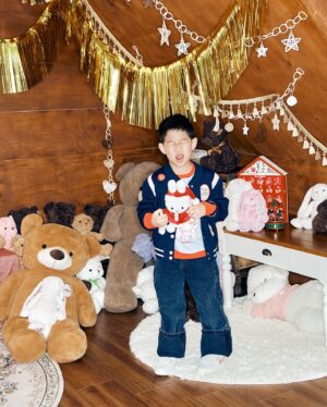 Park Ka-hi Instagram - 두 밤 자면 산타 할아버지 오신다~ Merry Christmas 🎄 
캐리마켓이 있으니 산타 걱정 없네요~😎❤️