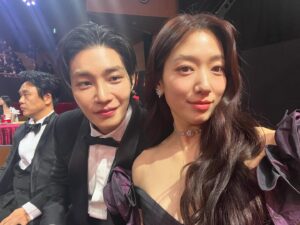 Park Shin-hye Instagram - 아몰랑 다올려!!!!
꿀떡이들이 좋아하겠지 모~~🫣😘
#지옥에서온판사