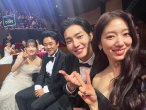 Park Shin-hye Instagram - 아몰랑 다올려!!!!
꿀떡이들이 좋아하겠지 모~~🫣😘
#지옥에서온판사