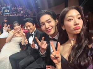 Park Shin-hye Instagram - 아몰랑 다올려!!!!
꿀떡이들이 좋아하겠지 모~~🫣😘
#지옥에서온판사