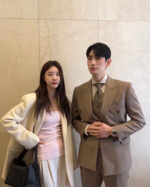 Park So-jin Instagram - 미진이와 시원이는, 
오늘, 불타오릅니다,펑🤯
이제 오늘 9화를 보내면 
내일 마지막화 남았으니 ,
다들 놓치지 말고 본방 사수 해주셔요👧🏼🩵🤍💕