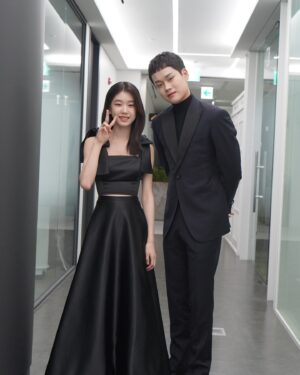 Park So-yi Instagram - 우진아 수상 축하해❤️
친절한 현진이도 반가웠어요~ :)

#sbs연기대상 #문우진 #박소이 #최현진