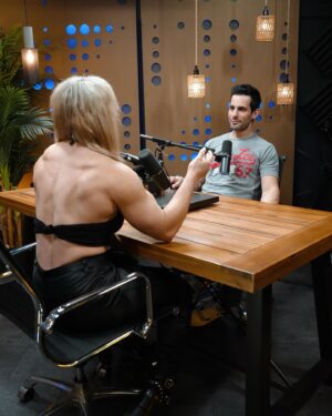 Patricia Parker Instagram - I don’t do interviews often, but I’d be dumb not to do the #1 wrestling podcast in the world, right? 

📍 Hollywood
🫱🏼‍🫲🏻 @chrisvanvliet