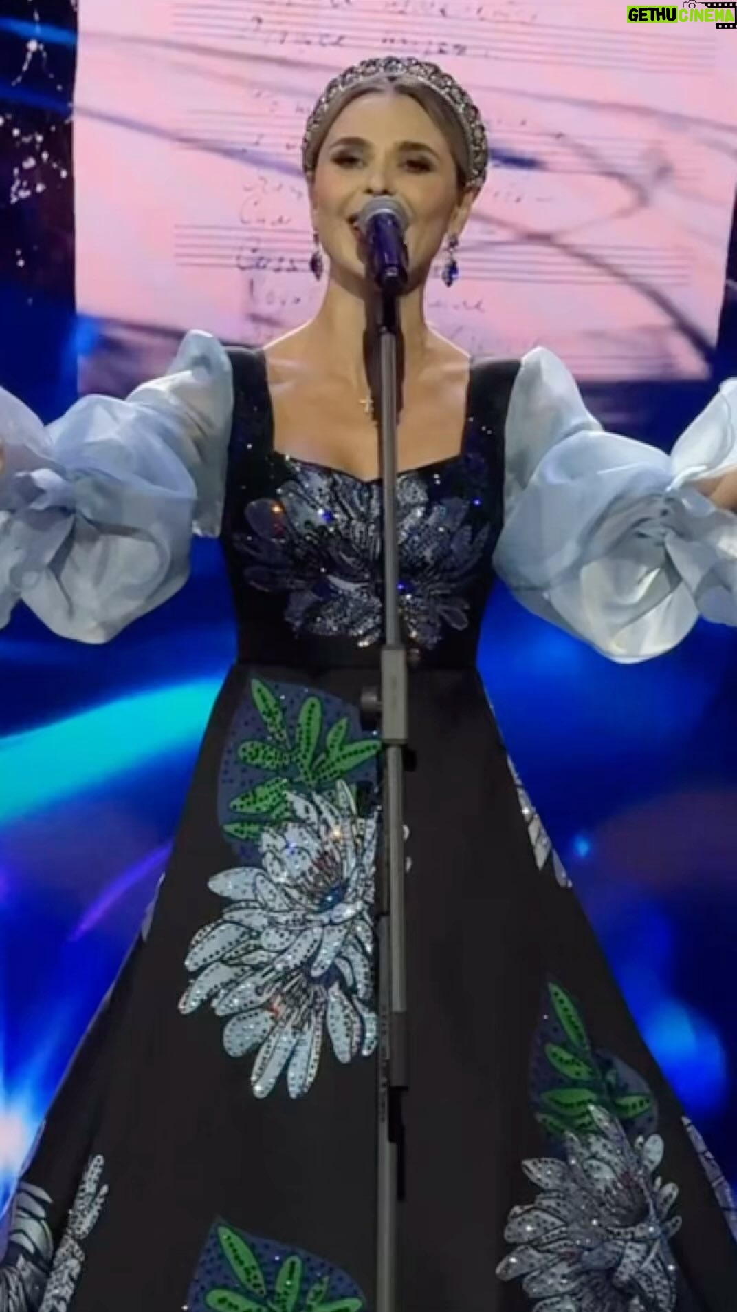 Pelageya Khanova - 12.3K Likes - 🇷🇺ЗДЕСЬ наш Причал!🇷🇺
Дорогие наши соотечественники!
Поздравляем вас с Праздником!
Пусть Россия процветает благодаря нашему Единству!
Будем едины друг с другом, с народом, с нашими предками, и с нашими потомками!
#пелагея #pelageya #русскаяпесня #folk #russia #russiasong #издалекадолго #течетрекаволга