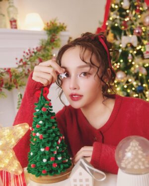 Pichukkana Wongsarattanasin Instagram - ❄️🎄🎁 𝐖𝐢𝐬𝐡𝐢𝐧𝐠 𝐲𝐨𝐮 𝐚 𝐛𝐥𝐞𝐬𝐬𝐞𝐝 𝐂𝐡𝐫𝐢𝐬𝐭𝐦𝐚𝐬~❤️🎅🏻🎉❄️
