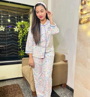 Piyali Munsi Instagram - Night night😴
Nightsuit : @clozena 
Stylist : @yourstylistforever 
Hair : @hair_by_neetagohel