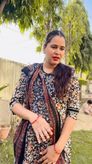 Poonam Sharma Instagram - Bahu Teri Ajj kal ki h