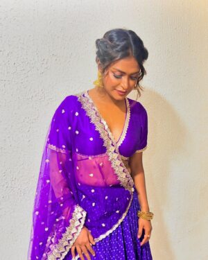 Poulomi Das Instagram - Bringing the festive vibes to life with some dandiya beats and colorful moves! 🪩💃 Celebrating the spirit of Navratri in style. Let’s dance the night away! ✨ #DandiyaNight #NavratriVibes #DanceAndCelebrate #FestiveMood

Event management by @umesh_celebrity_manager 
Costume by @anusoru @nidhikurda 
Hair @shankar.wig.maker