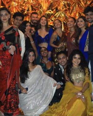 Poulomi Das Instagram - A night to remember 🪔💫🔆🎆♥️ thank you @sanayapithawalla @akshaybhosle for hosting such a lovely night😘🔆🪔