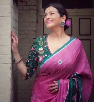 Prachee Shah Instagram - …
Because everyday is Saree day 😍❤️
.
#worldsareeday #sarees 
#sareelove #sareelover #simply #me #kathakdancer #actor #pracheeshahpaandya