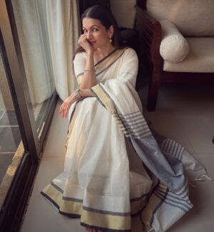 Prachee Shah Instagram - …
Because everyday is Saree day 😍❤️
.
#worldsareeday #sarees 
#sareelove #sareelover #simply #me #kathakdancer #actor #pracheeshahpaandya