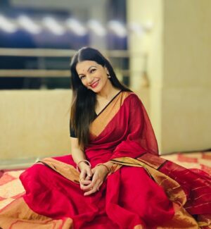Prachee Shah Instagram - …
Because everyday is Saree day 😍❤️
.
#worldsareeday #sarees 
#sareelove #sareelover #simply #me #kathakdancer #actor #pracheeshahpaandya