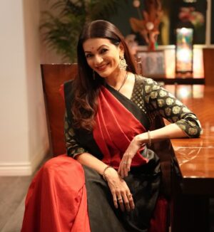 Prachee Shah Instagram - …
Because everyday is Saree day 😍❤️
.
#worldsareeday #sarees 
#sareelove #sareelover #simply #me #kathakdancer #actor #pracheeshahpaandya