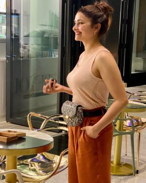 Prachi Desai Instagram - In my active on social media era 😋