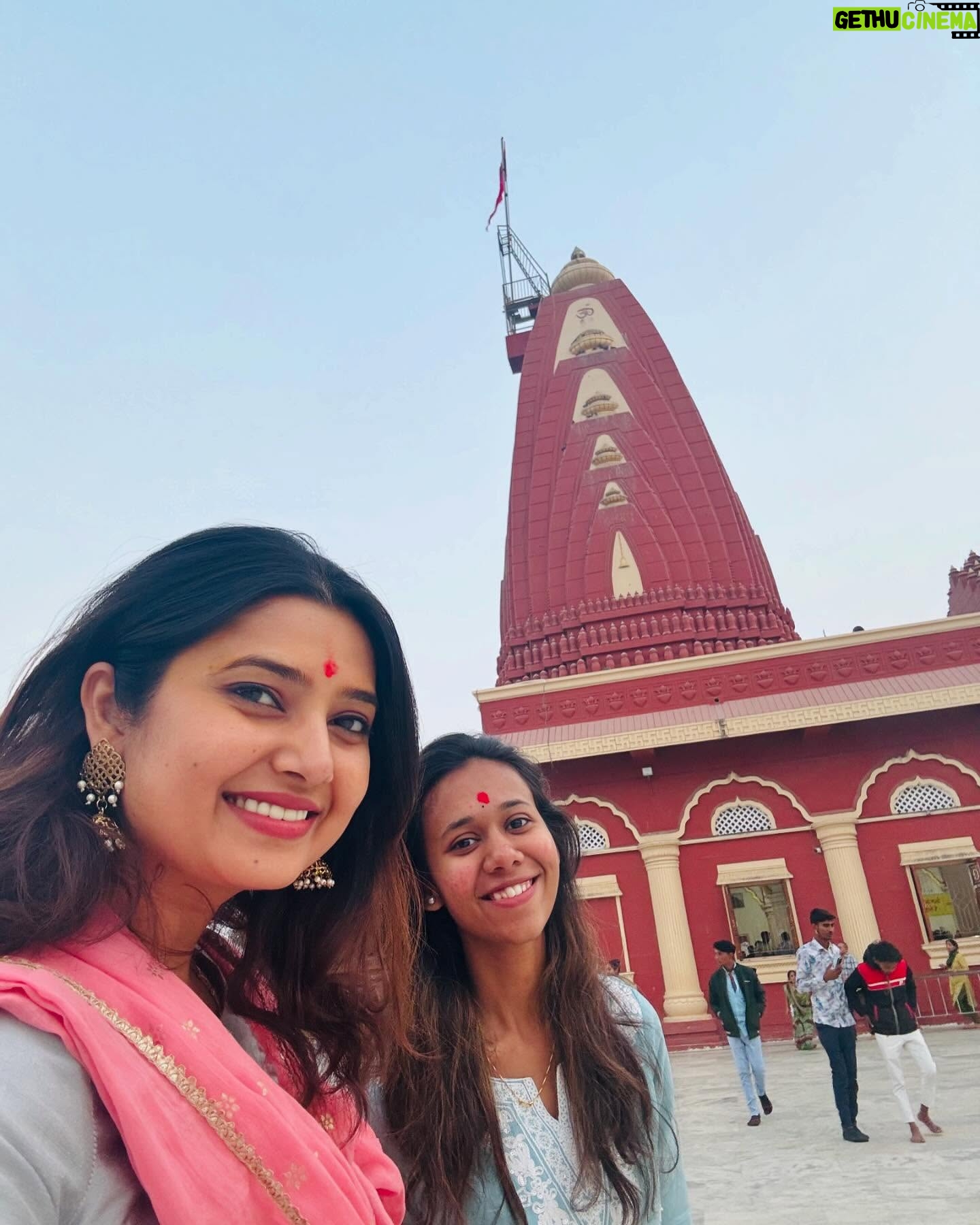 Prajakta Mali - 191.6K Likes - श्री नागेश्वर ज्योतिर्लिंग- द्वारका , गुजरात.
.
दारूकवन
.
#ज्योतिर्लिंग #शिव #महादेव #दासी #शिवोऽहम् #prajakttamali @🔱
.
(तळटिप - एका दिवसात गुजरातमधील ही २ ज्योतिर्लिंग होऊ शकतात. थोडी धावपळ होते. आम्ही तिथून पुढे बेट द्वारकेलाही गेलो. तिथे द्वारकाधीशाचे (कृ्ष्णमंदिर) आहे.)