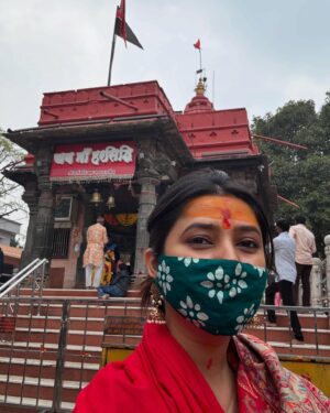 Prajakta Mali Instagram - श्री महाकालेश्वर ज्योतिर्लिंग. - उज्जैन, मध्य प्रदेश. 🔱
#जयमहाकाल 
.
The most #powerful one. 🎯
.
(हो हो, फोटोतील साडी माहेश्वरीच आहे. लगेच घडी मोडली. 🥰) 
.
#भक्त #महाकाल #जलाभिषेक #दासी #महादेव #उज्जैन #हरसिद्धी #कालभैरव #prajakttamali @🔱