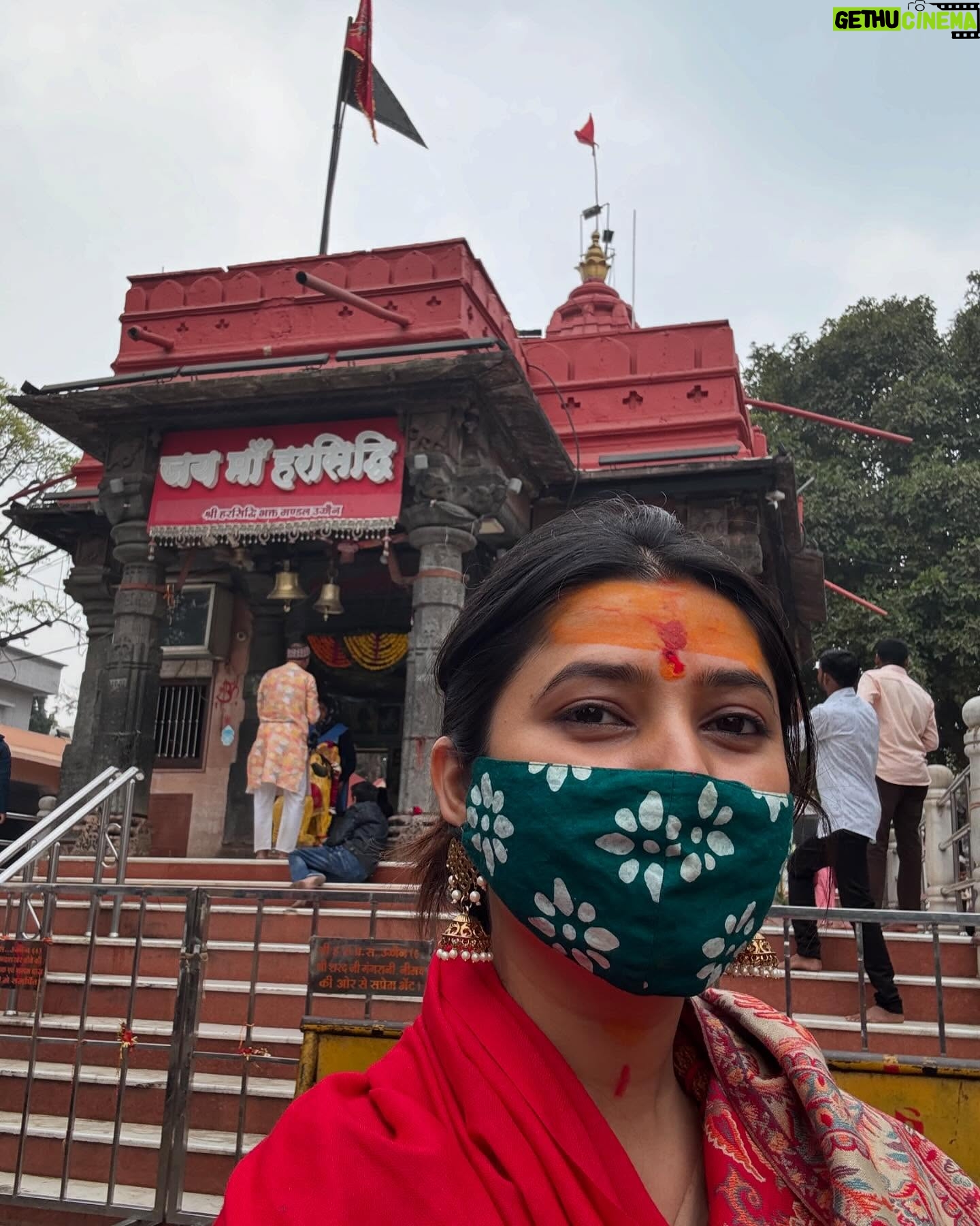 Prajakta Mali - 428K Likes - श्री महाकालेश्वर ज्योतिर्लिंग. - उज्जैन, मध्य प्रदेश. 🔱
#जयमहाकाल
.
The most #powerful one. 🎯
.
(हो हो, फोटोतील साडी माहेश्वरीच आहे. लगेच घडी मोडली. 🥰)
.
#भक्त #महाकाल #जलाभिषेक #दासी #महादेव #उज्जैन #हरसिद्धी #कालभैरव #prajakttamali @🔱
