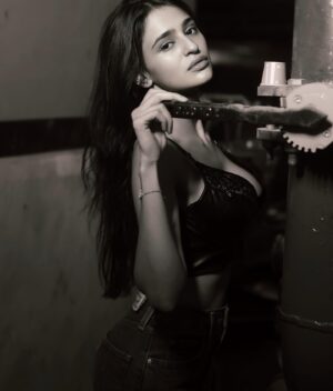 Prakriti Pavani Instagram - achromatic 📷