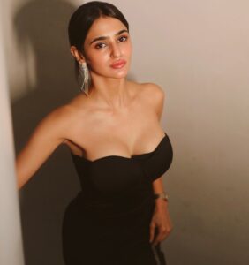 Actress Prakriti Pavani HD Photos and Wallpapers September 2024