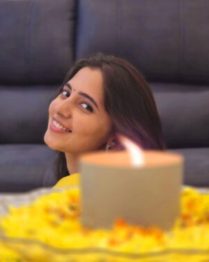 Preethi Asrani Instagram - Sweets, Sparkle, Slay. ✨️

#HappywalaDiwali💛