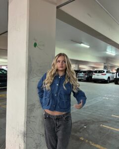 Actress Pressley Hosbach HD Photos and Wallpapers February 2025