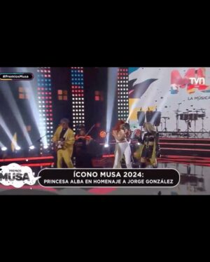 Princesa Alba Instagram - SEGUNDO AÑO CONSECUTIVO EN MEJOR ARTISTA POP⸜(｡˃ ᵕ ˂ )⸝♡ LOS AMO INFINITO MIS DIGITALS ANGELS 😭 Atte. Alba Giselle Reyes 
────୨ৎ────
Gracias a @losdenver por la invitación a este tributo hermoso al gran Jorge González 
────୨ৎ────
Beauty and hair by @humbertomoyav 
Look Show @shitoshit x @hm 
⠀⠀ ⠀⠀ ⠀⠀ ⠀⠀
