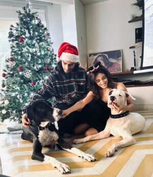 Priya Banerjee Instagram - Is it mandatory to post pictures on the day of? 🎅🏻

Merry late Christmas & happy holidays from us to you ♥️🎄🫶🏻