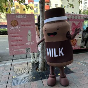 QTCinderella Instagram - cookies & milk truck this year with @gonnaneedmilk 🍪🥛🎀💗 #ad #gonnaneedmilk #twitchcon