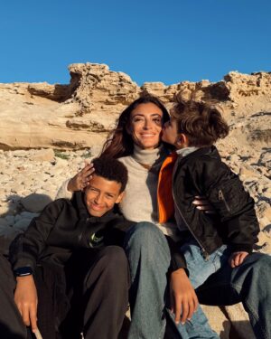 Rachel Legrain-Trapani Instagram - Un jeudi après l’école… 🥰🌅
Tellement reconnaissante d’être ici 🙏🏼, merci à mon mari de m’avoir un peu ( beaucoup) mis la pression pour déménager ☺️ …rien que pour ces moments là 🥹 je resigne de suite
#newlife